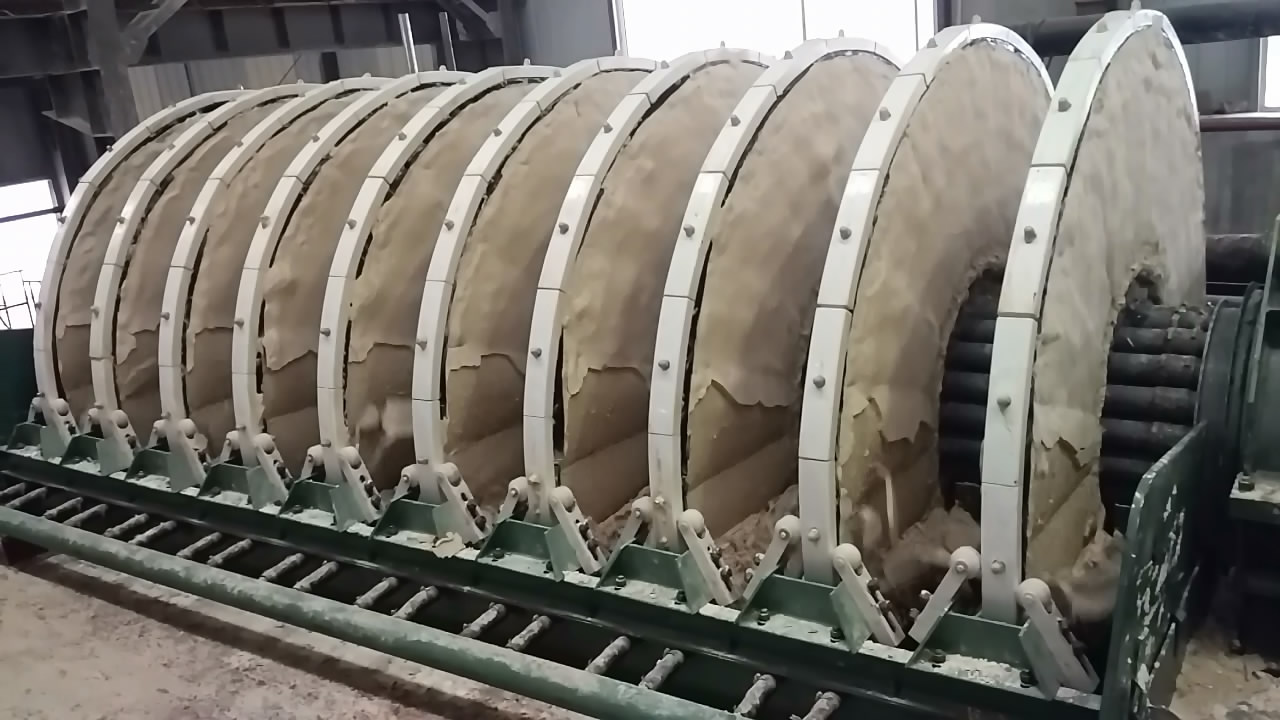 盤式真空過濾機(jī)在為鉀長石脫水過程中因物料雜質(zhì)多受到干擾影響其脫水效果